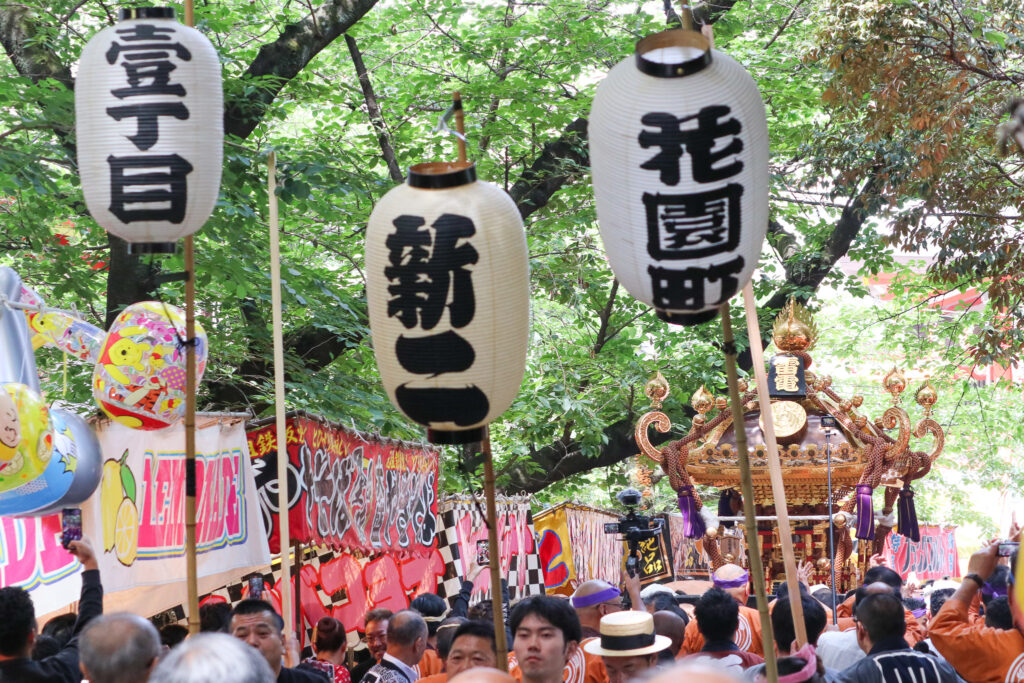 花園神社