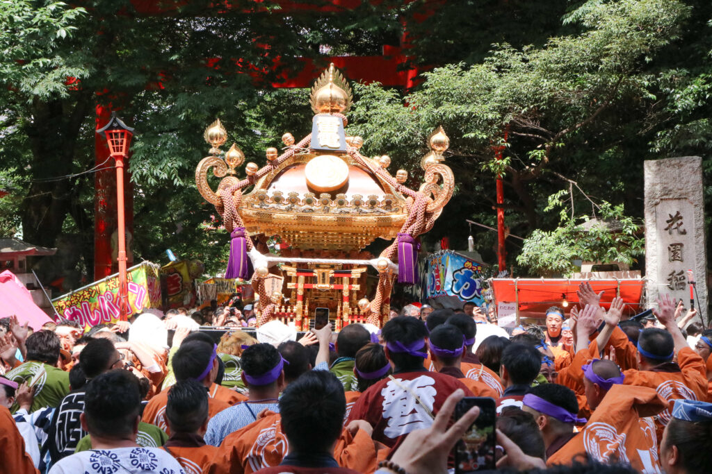 花園神社