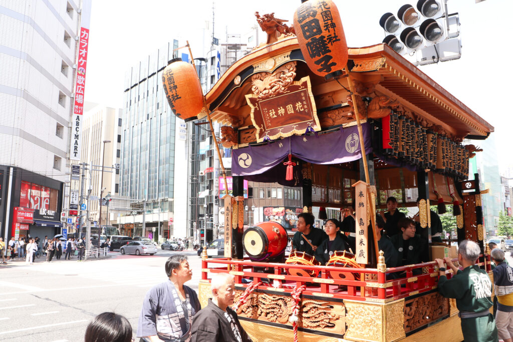 花園神社